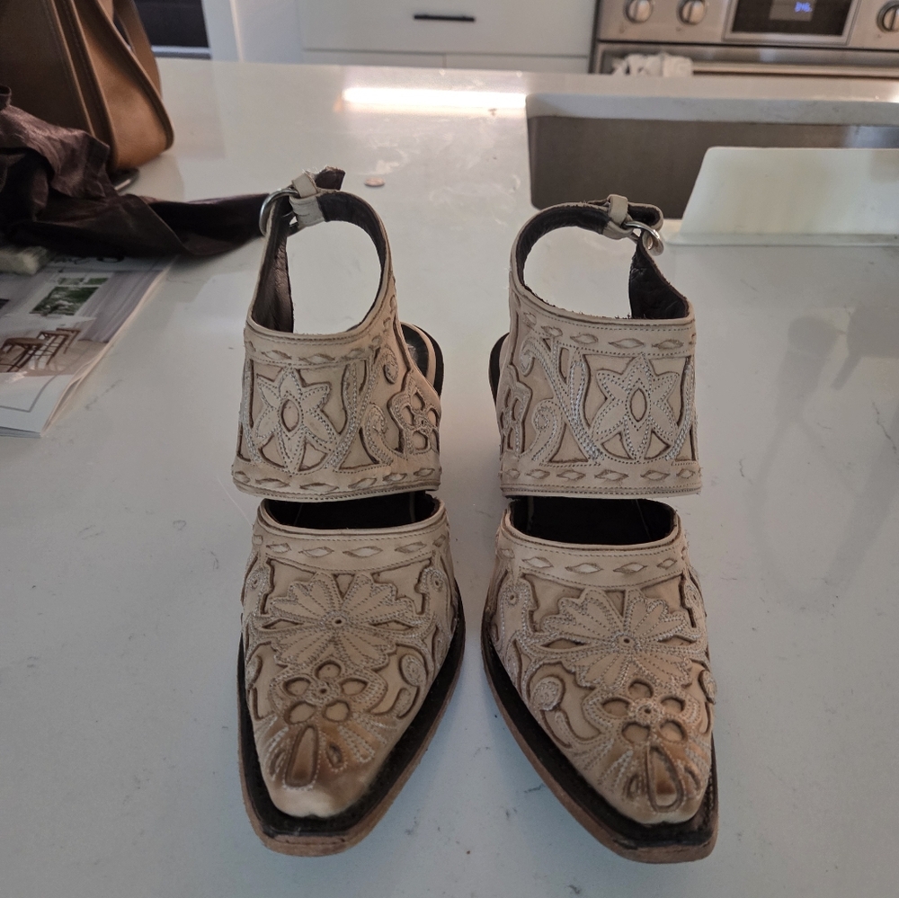 Elegant Beige Women's Shoes
